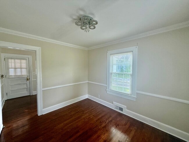 Building Photo - Three bedroom, 1 bath house in Graham