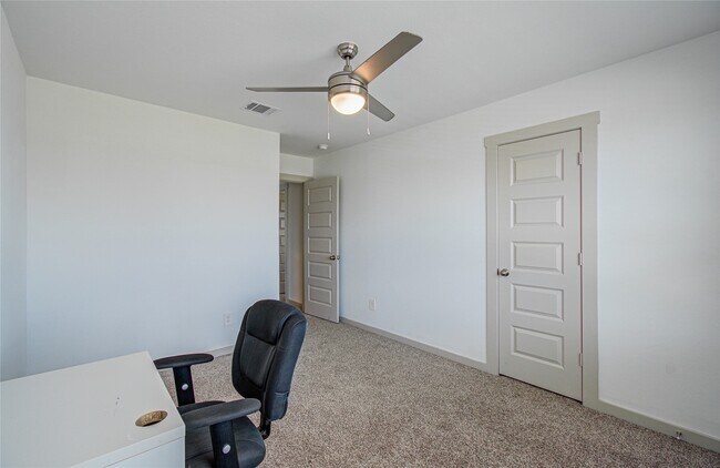 Building Photo - 22 Desert Spring Ln