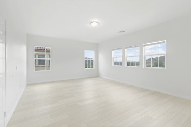 Building Photo - 3511 Pear Ct