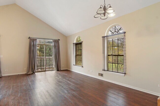 Building Photo - 667 Prestwick Ln