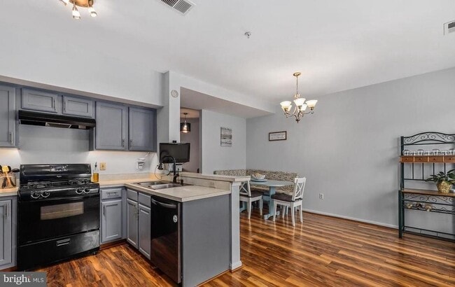 Building Photo - 6809 Stone Maple Terrace