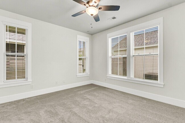 Building Photo - 254 Symphony Ave