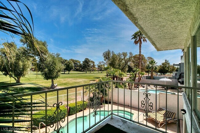 Building Photo - 940 Vegas Valley Dr