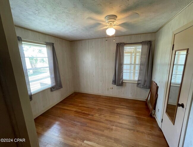 Building Photo - 139 Kraft Ave