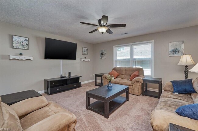 Building Photo - 440 N Oceana Blvd