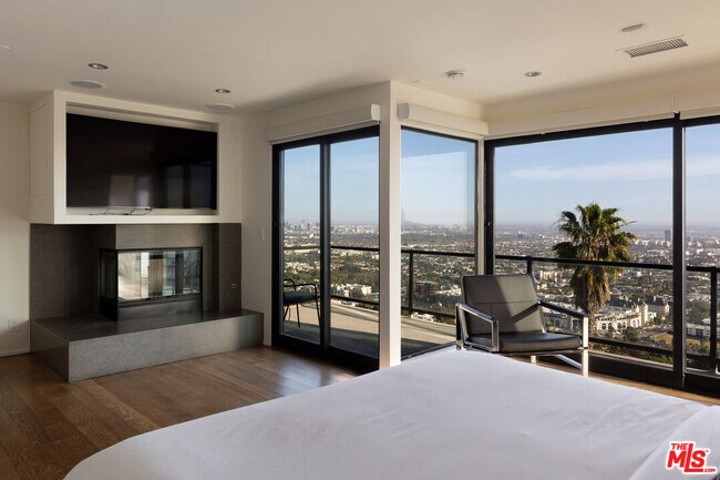Building Photo - 1815 N Crescent Heights Blvd
