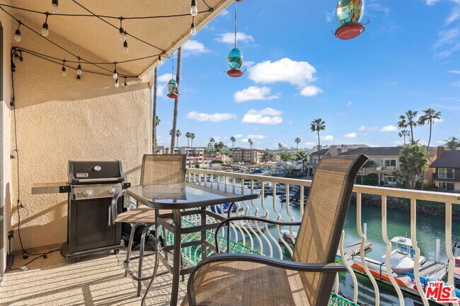 Building Photo - 4637 Park Dr