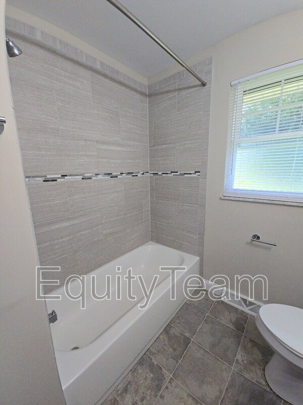 Building Photo - 3521 Mary Ann Dr