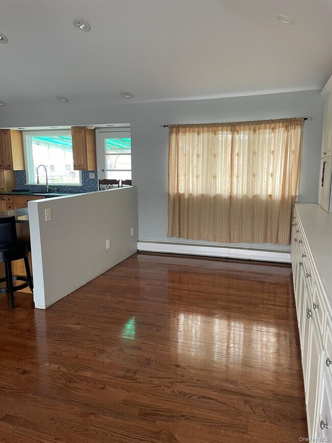 Building Photo - 7 Motor Ln