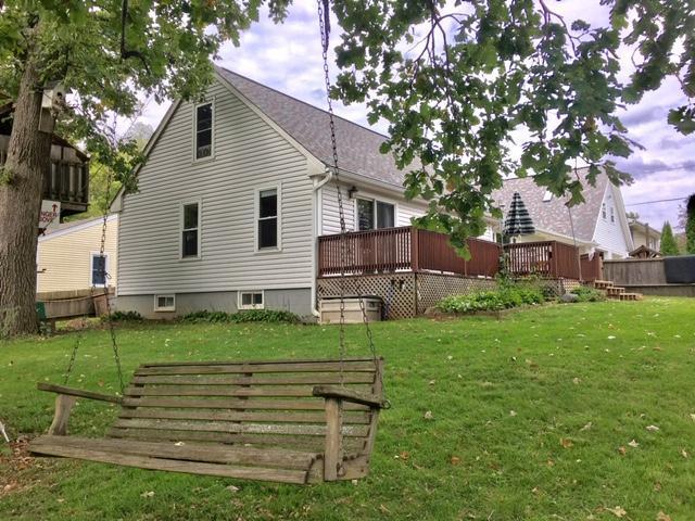 Building Photo - 37020 N Helen Dr