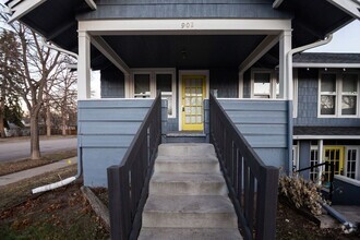 Building Photo - 902 Remington St