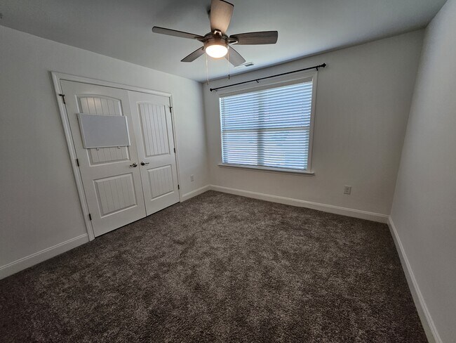 Building Photo - 112 Mergini Dr