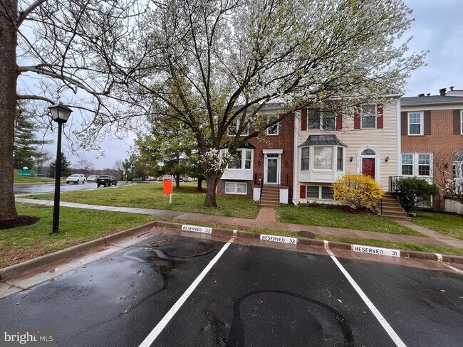 Building Photo - 3762 Farmland Dr