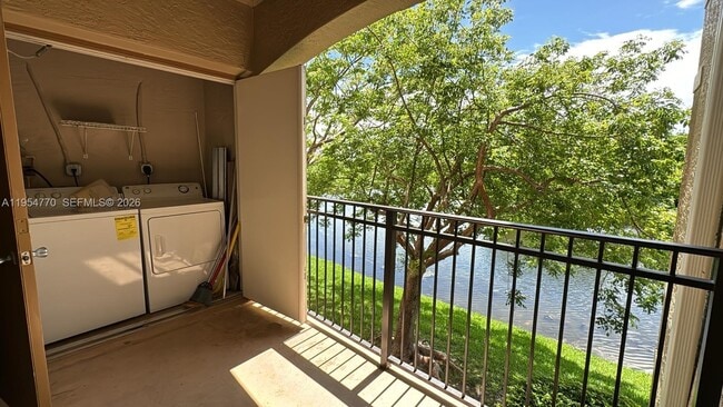 Building Photo - 160 SW 117th Terrace