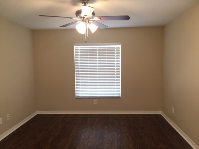 Building Photo - 7902 49th Ave E