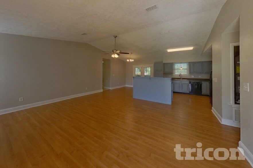 Building Photo - 554 Peregrine Ct