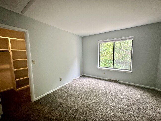 Building Photo - 1209 Chatham Ridge