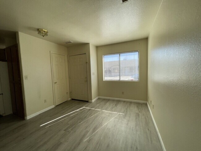 Building Photo - 2 bed 2 bath Prescott Valley  BHCRENT.COM