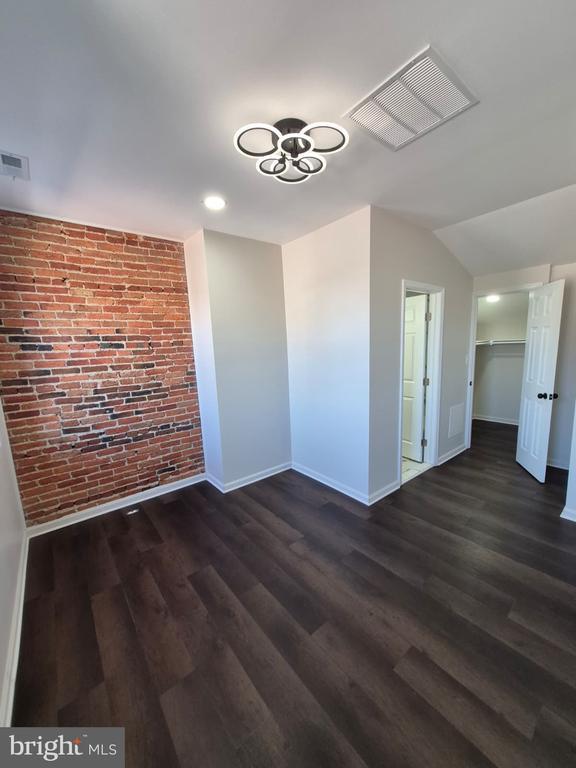 Building Photo - 2015 E Fairmount Ave