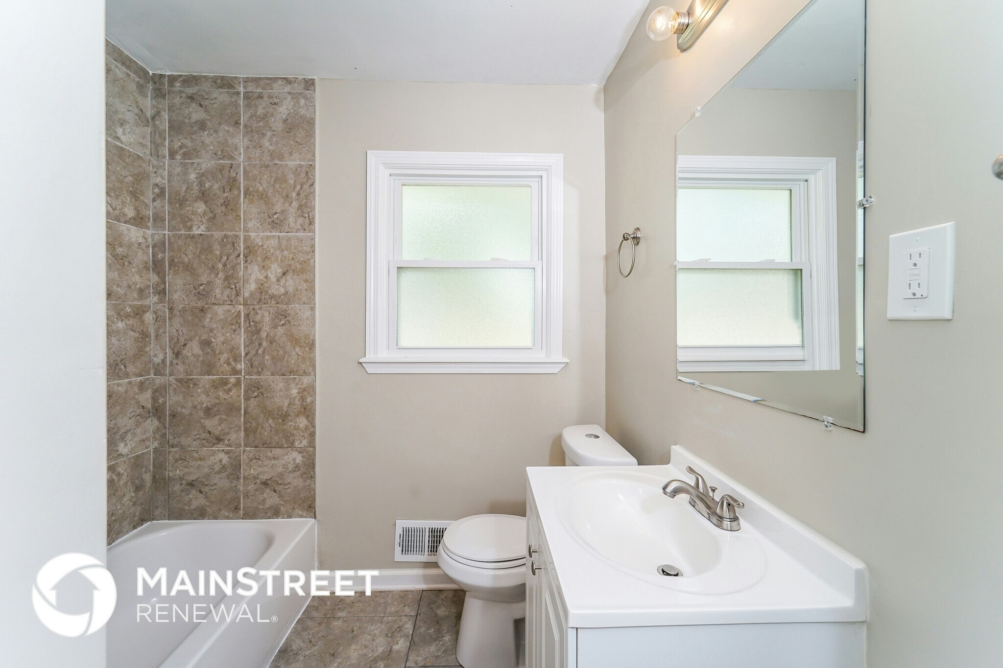 Building Photo - 9400 Aristides Dr