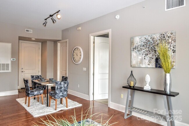 Building Photo - 4625 Piedmont Row Dr