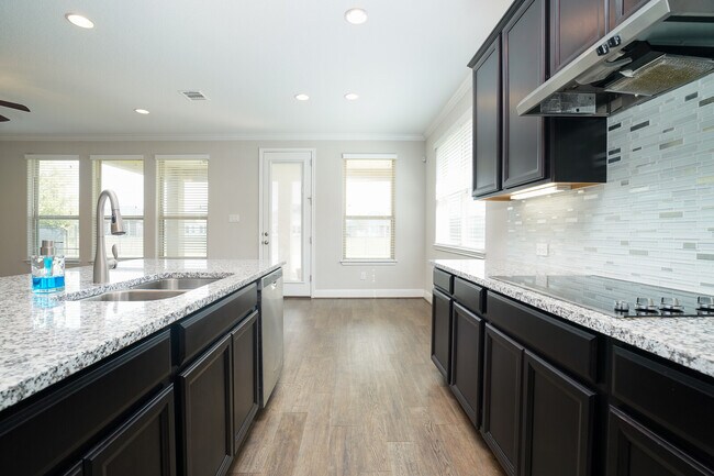 Building Photo - 8007 Cibolo Valley