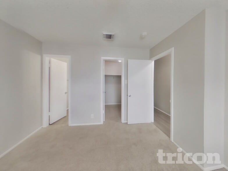 Building Photo - 6850 Misty Field Dr