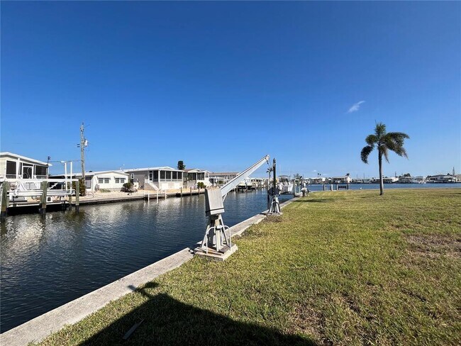 Building Photo - 1213 31st Ave W