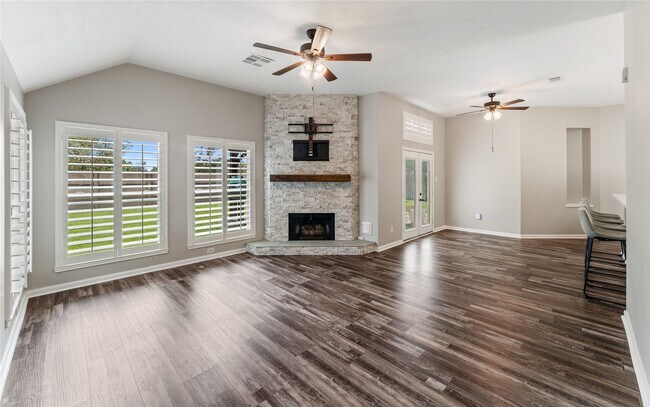 Building Photo - 5935 Sawyer Bend Ln