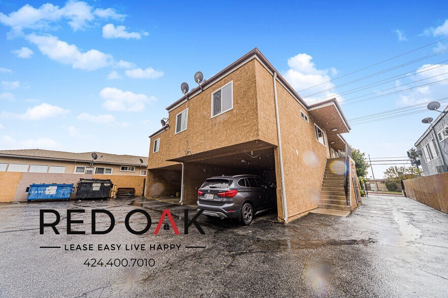 Building Photo - 13043 Vanowen St