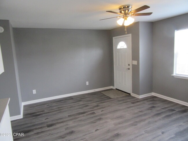 Building Photo - 134 Parker Village Cir