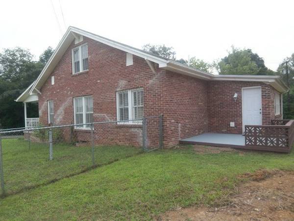 Building Photo - 882 E Broad St