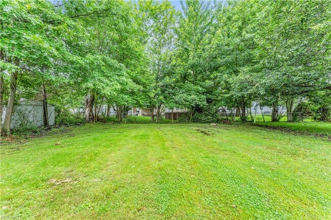 Building Photo - 416 E 255th St