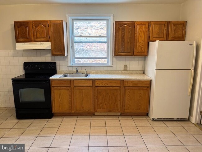 Primary Photo - 3035 Salmon St