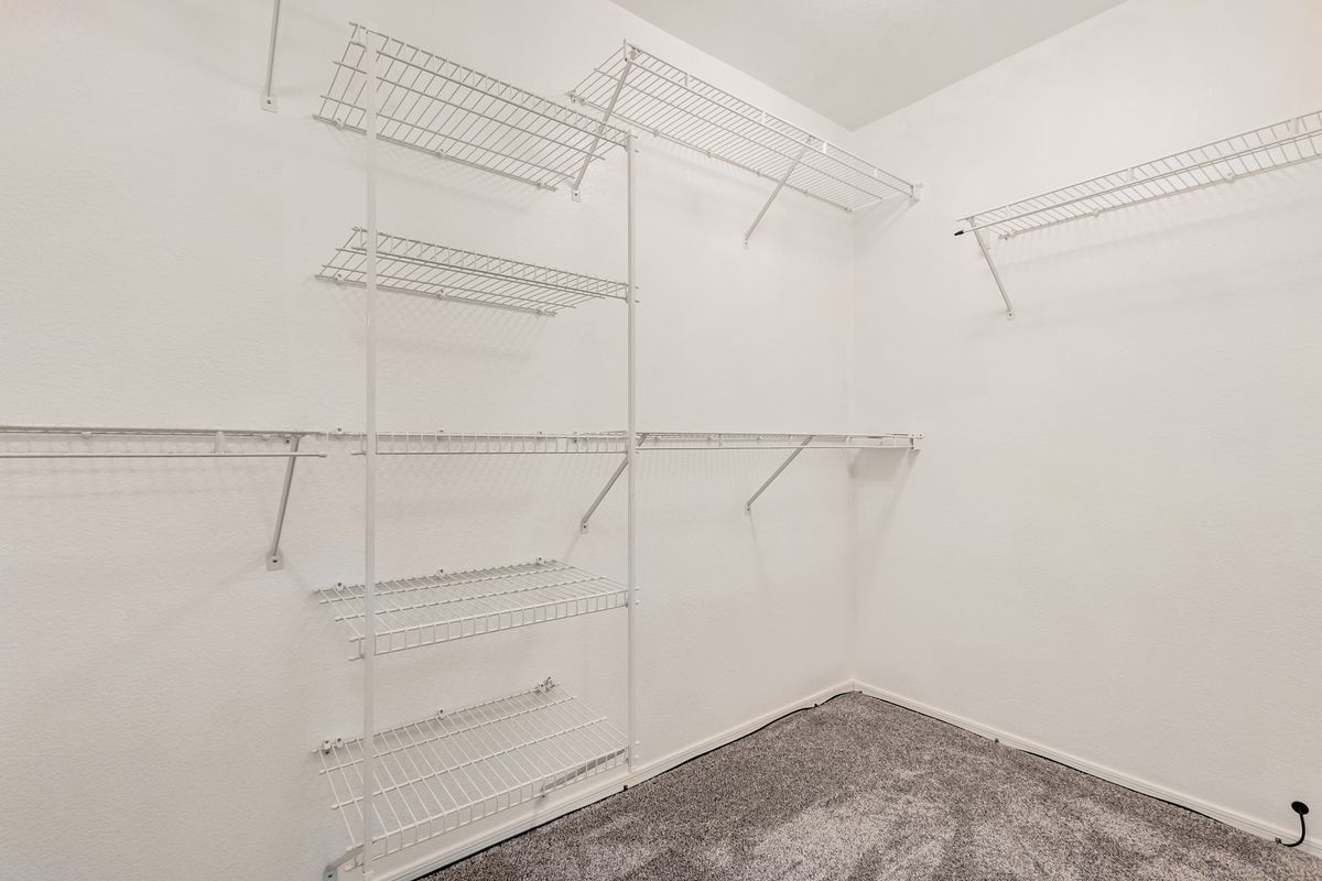 Building Photo - 3022 E Captain Dreyfus Ave