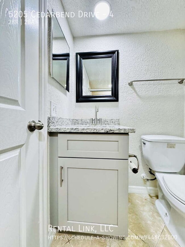 Building Photo - 5205 Cedarbend Dr