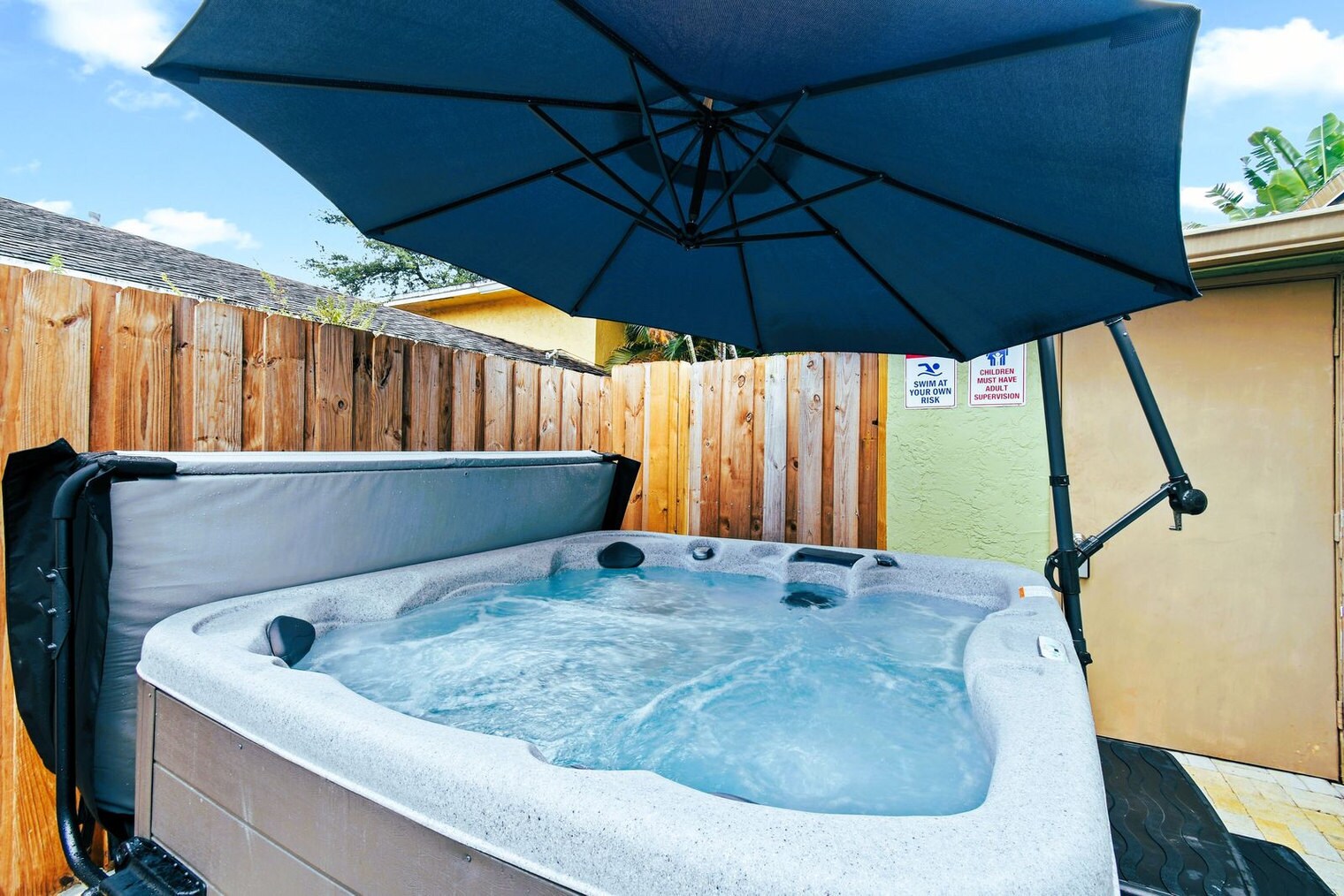 Building Photo - 9130 E Highland Pines Blvd