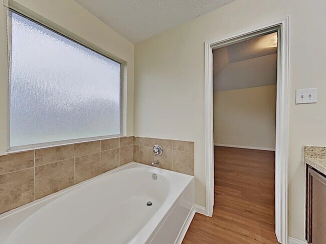 Building Photo - 4026 Hawthorn Glen Ct