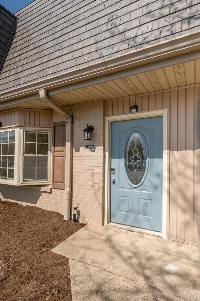 Building Photo - 139 Regency Point Path