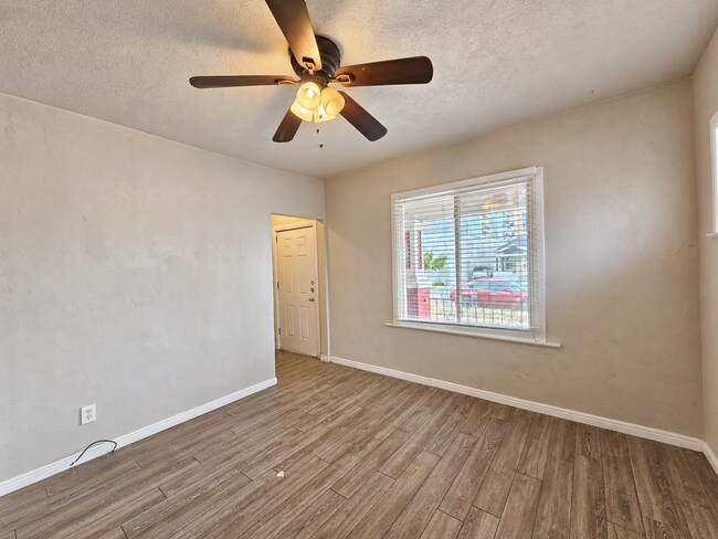 Building Photo - 1061 S Jefferson St