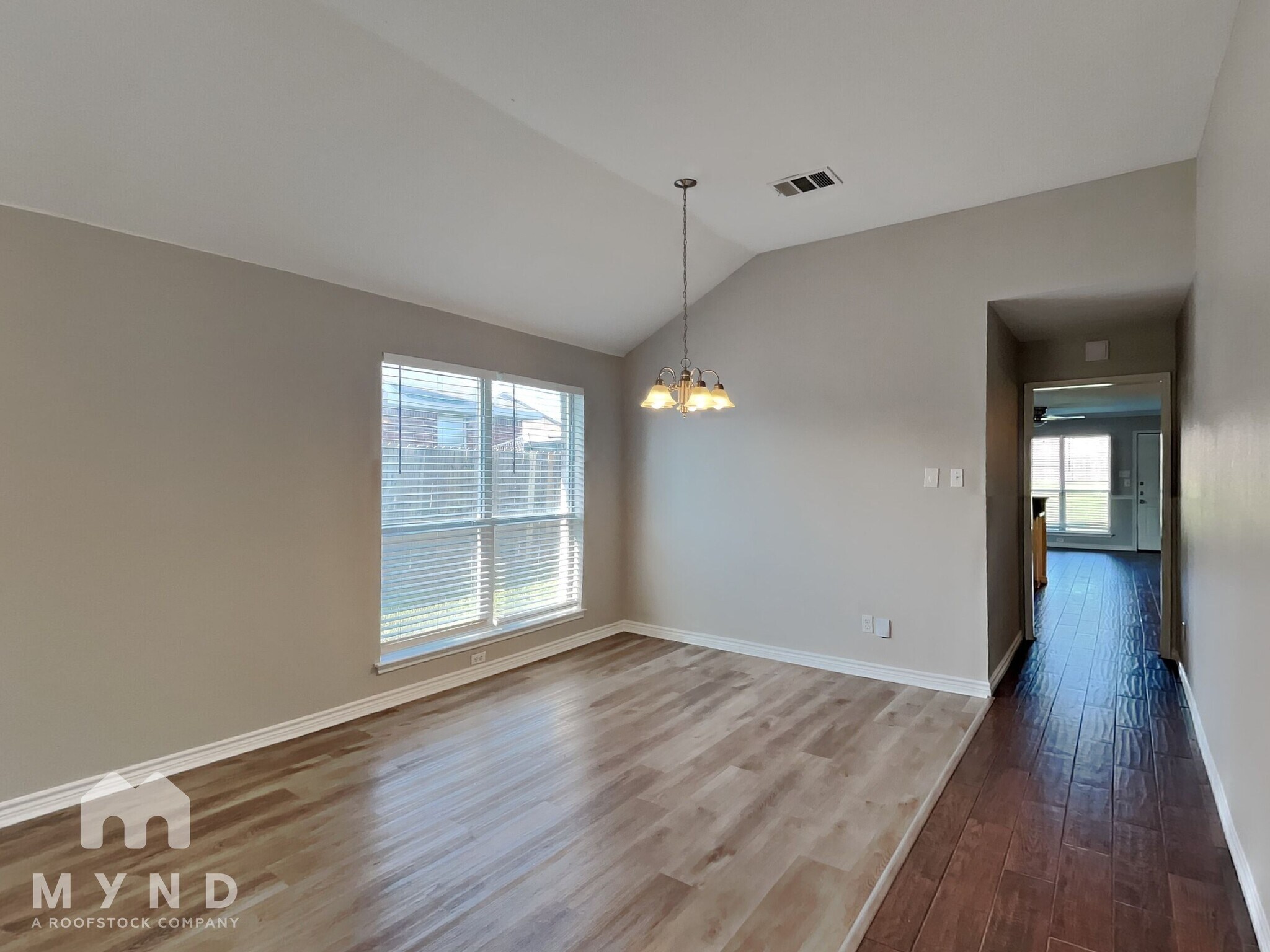 Building Photo - 421 Pin Oak Ln