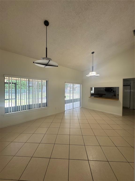 Building Photo - 2329 Pine Tree Ct