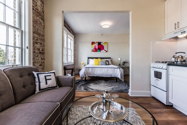 Building Photo - Glendale Flats