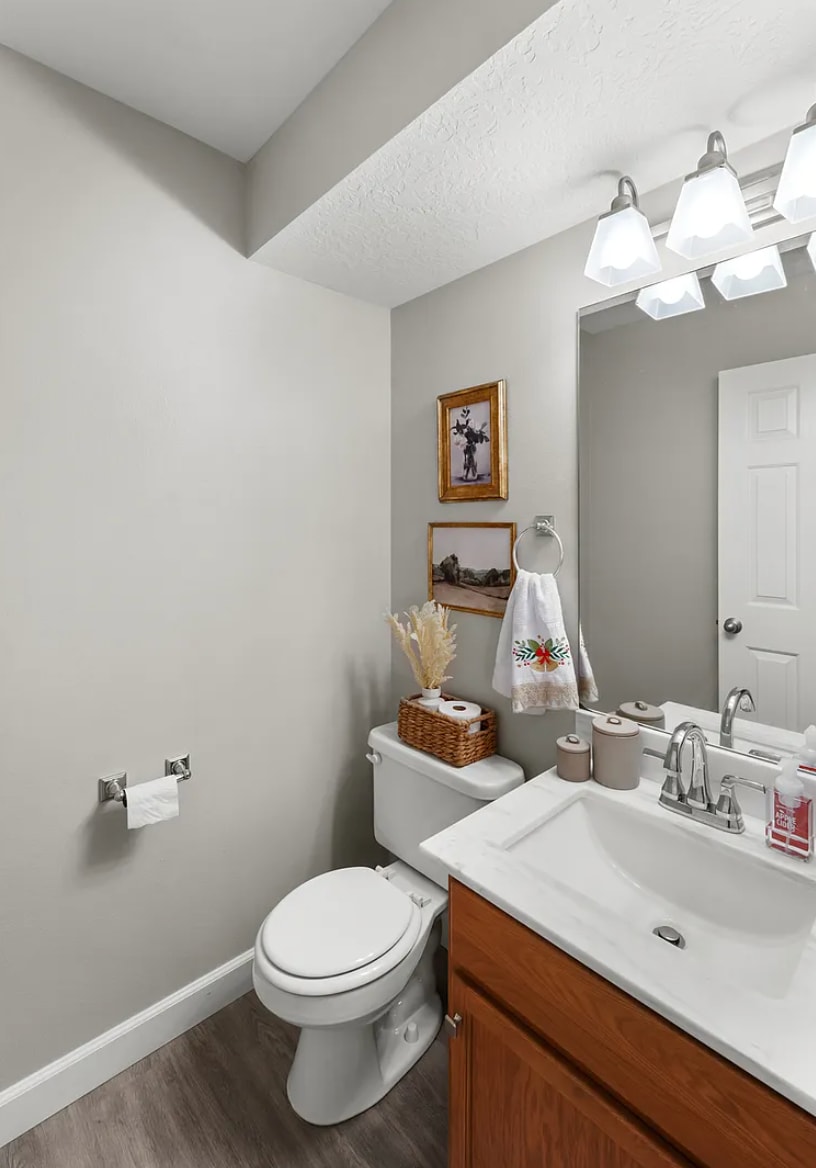 Building Photo - 1485 Navajo Dr