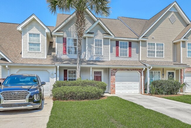 Primary Photo - Charming 3-Bedroom Townhome in Summer Wood...