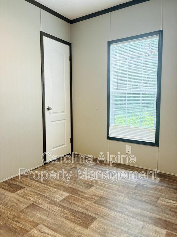 Building Photo - 315 Starling Ln