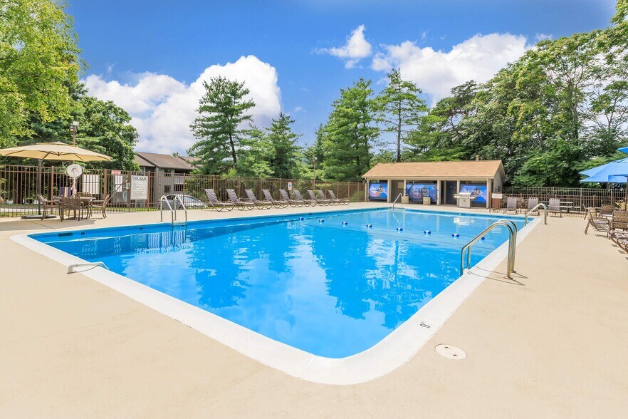 The Pines of Roanoke 4630 Roxbury Ln SW Roanoke VA 24018 Apartment