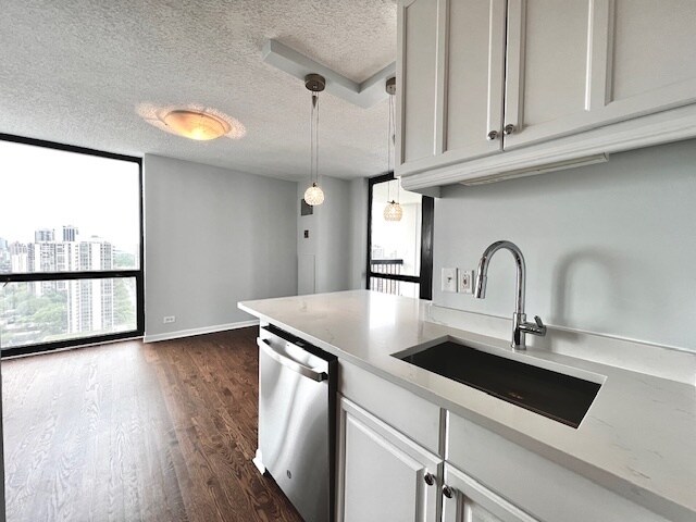 Building Photo - 1122 N Clark St