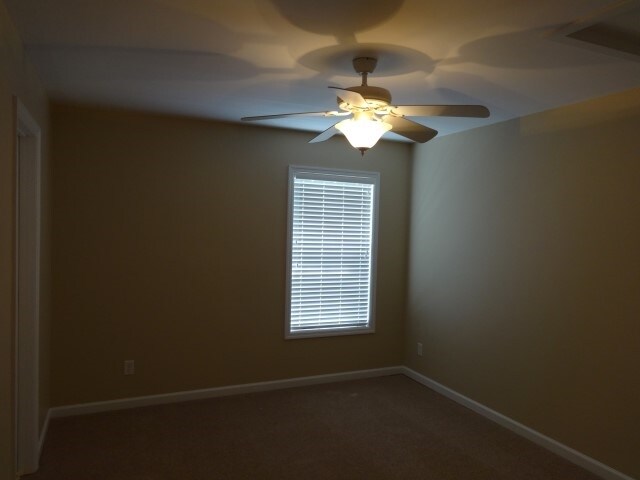 Building Photo - 45 Wintergreen Dr