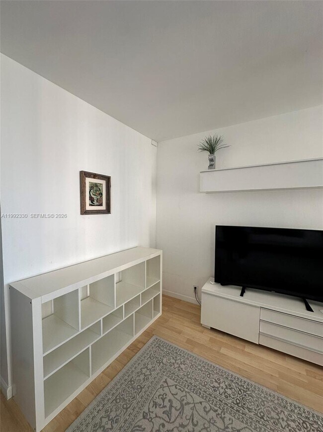 Building Photo - 1000 West Ave